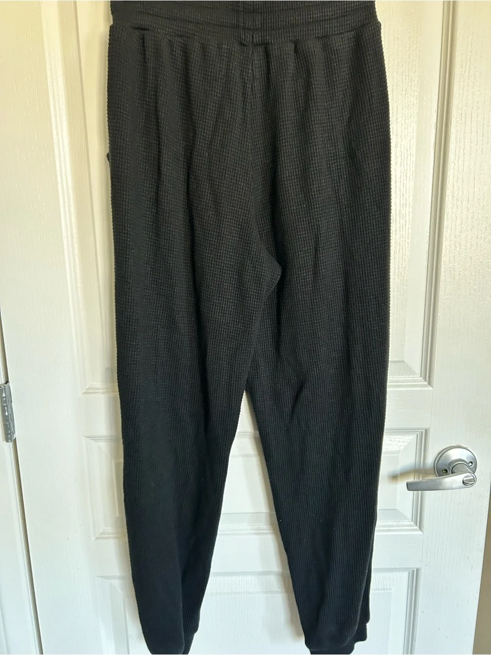 ALO Yoga Black Waffle Knit Set Joggers and sweater